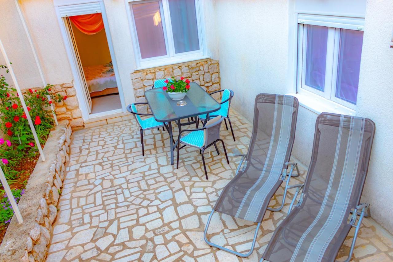 Vacation Home Grill & Chill With 350M2 Garden With Bbq Novi Vinodolski Extérieur photo
