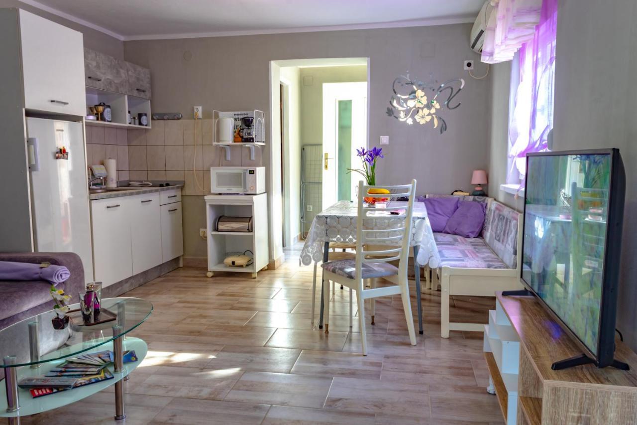 Vacation Home Grill & Chill With 350M2 Garden With Bbq Novi Vinodolski Extérieur photo