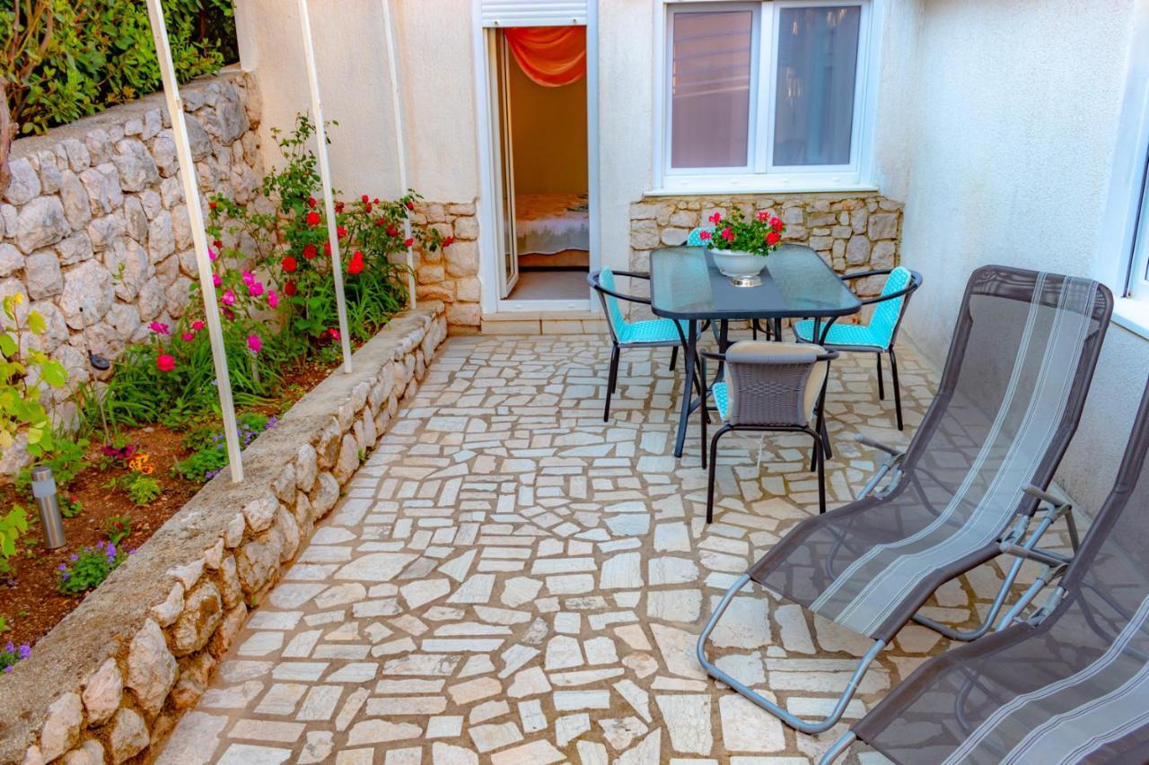 Vacation Home Grill & Chill With 350M2 Garden With Bbq Novi Vinodolski Extérieur photo